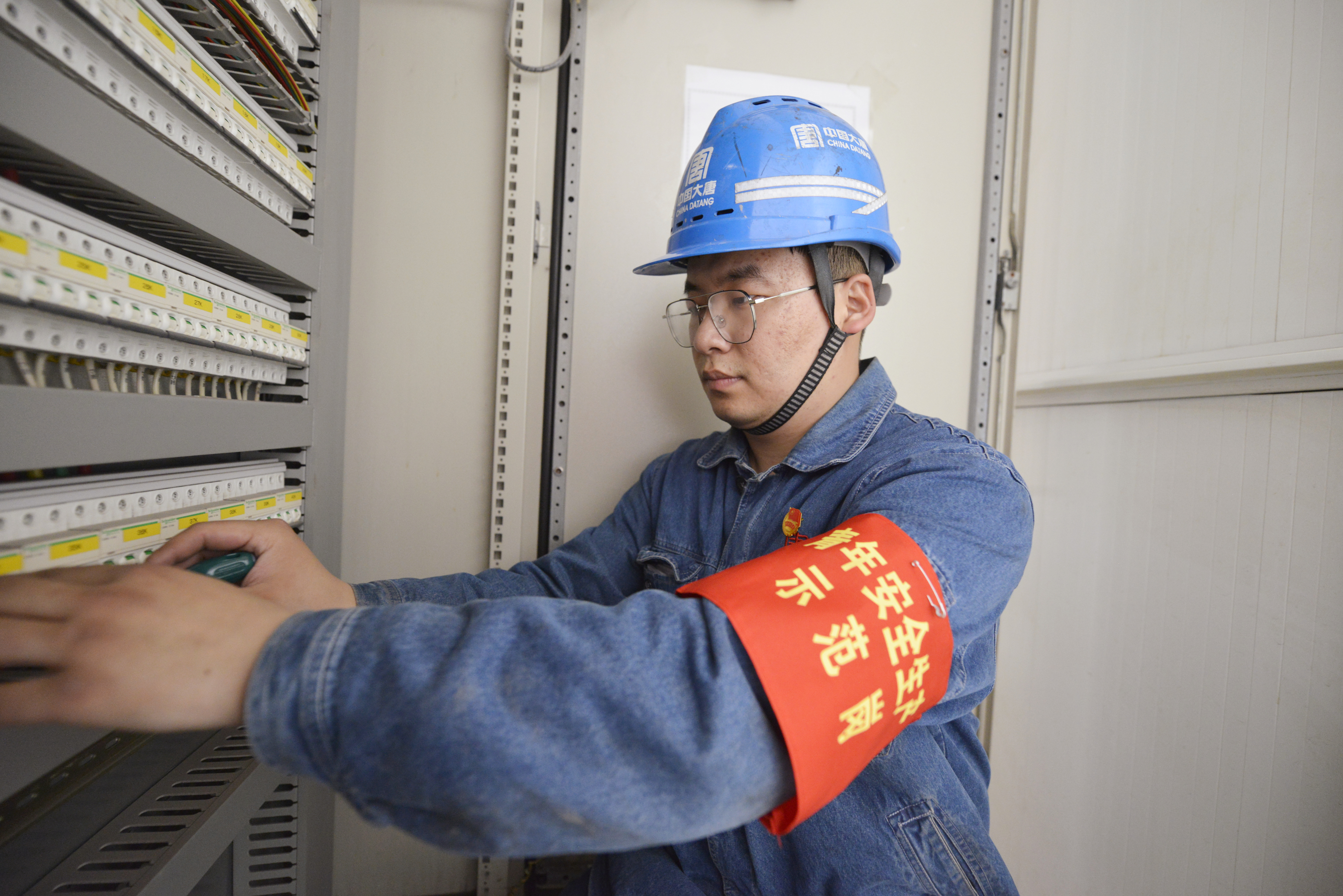 【最美银河
人】全国优秀共青团员张浩男（武安发电公司） (2).jpg