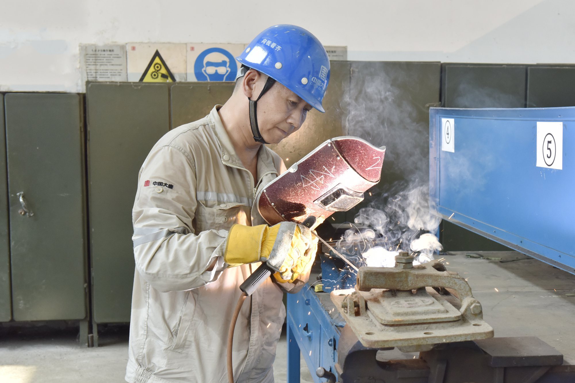 1692943333487036188.jpg 章毅工作照.jpg