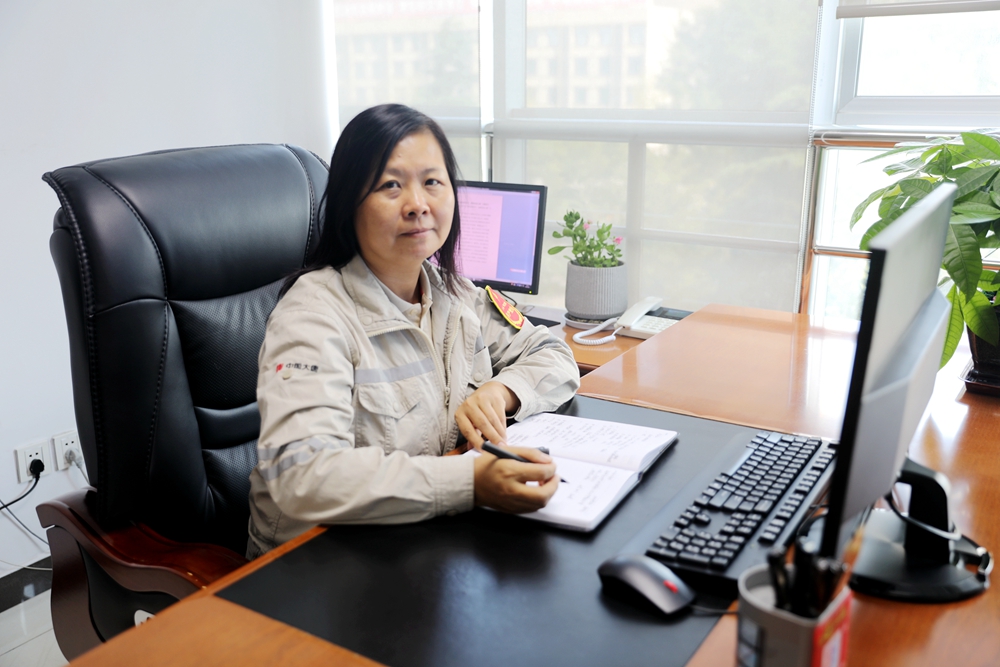 1697089385098045109.jpg 1.薛晓梅工作照(银河
韩城第二发电公司曹军科).jpg