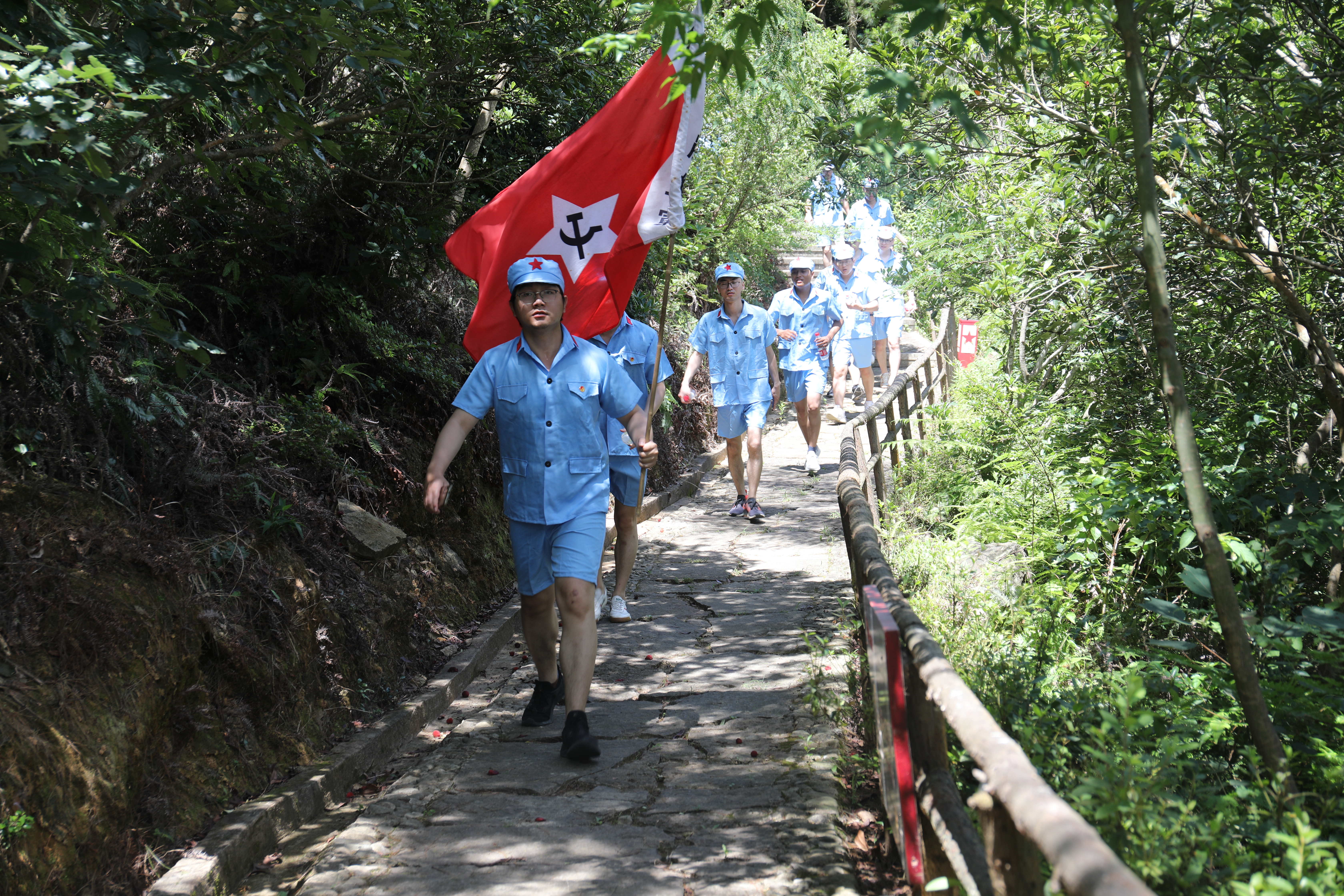 1702620231741010013.jpg 2银河
浙江乌沙山发电公司团委举办”沉浸式“红色主题团日实践活动.jpg