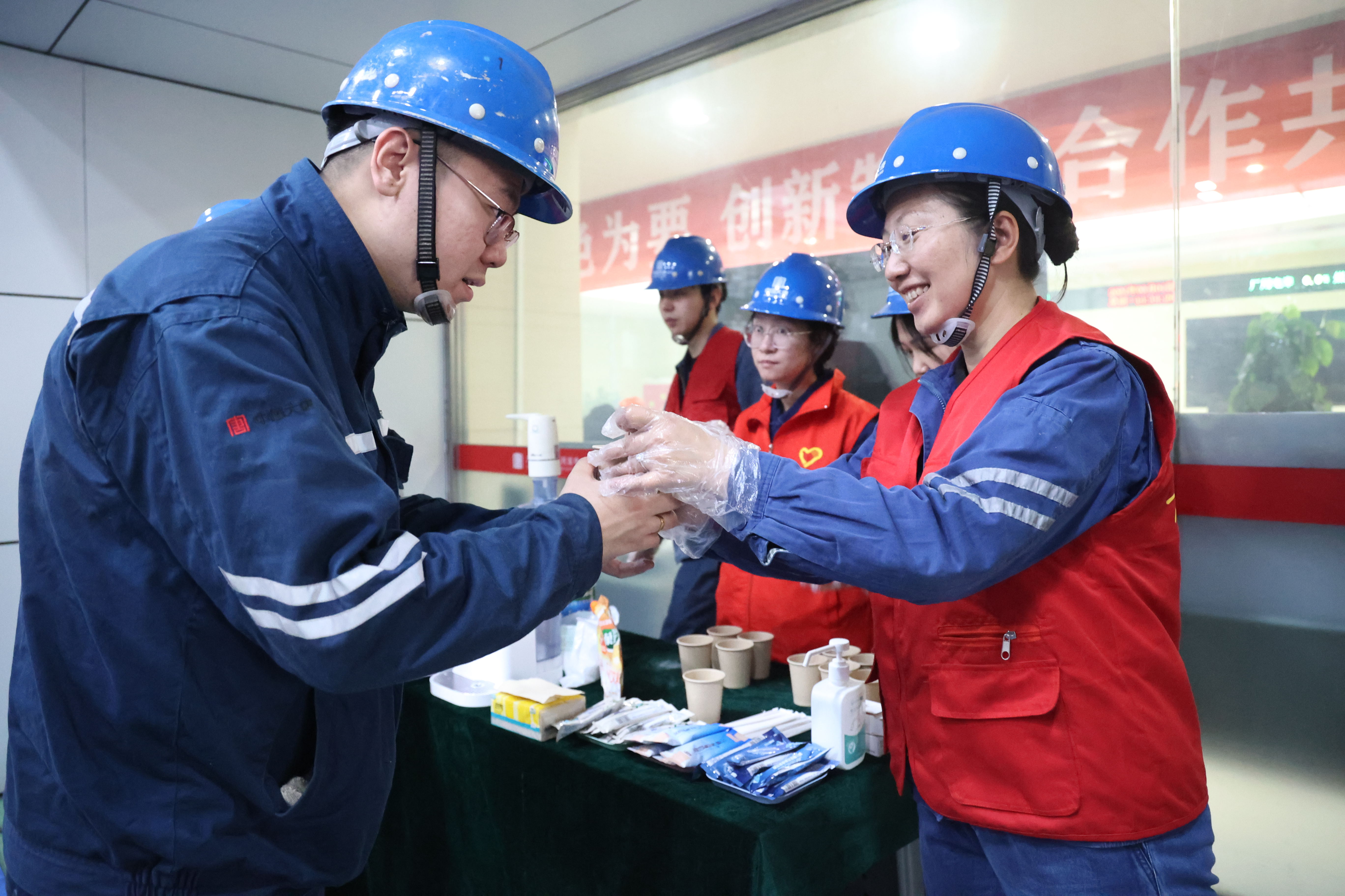 托克托发电公司：银河
青年志愿服务再出发 (3).jpg