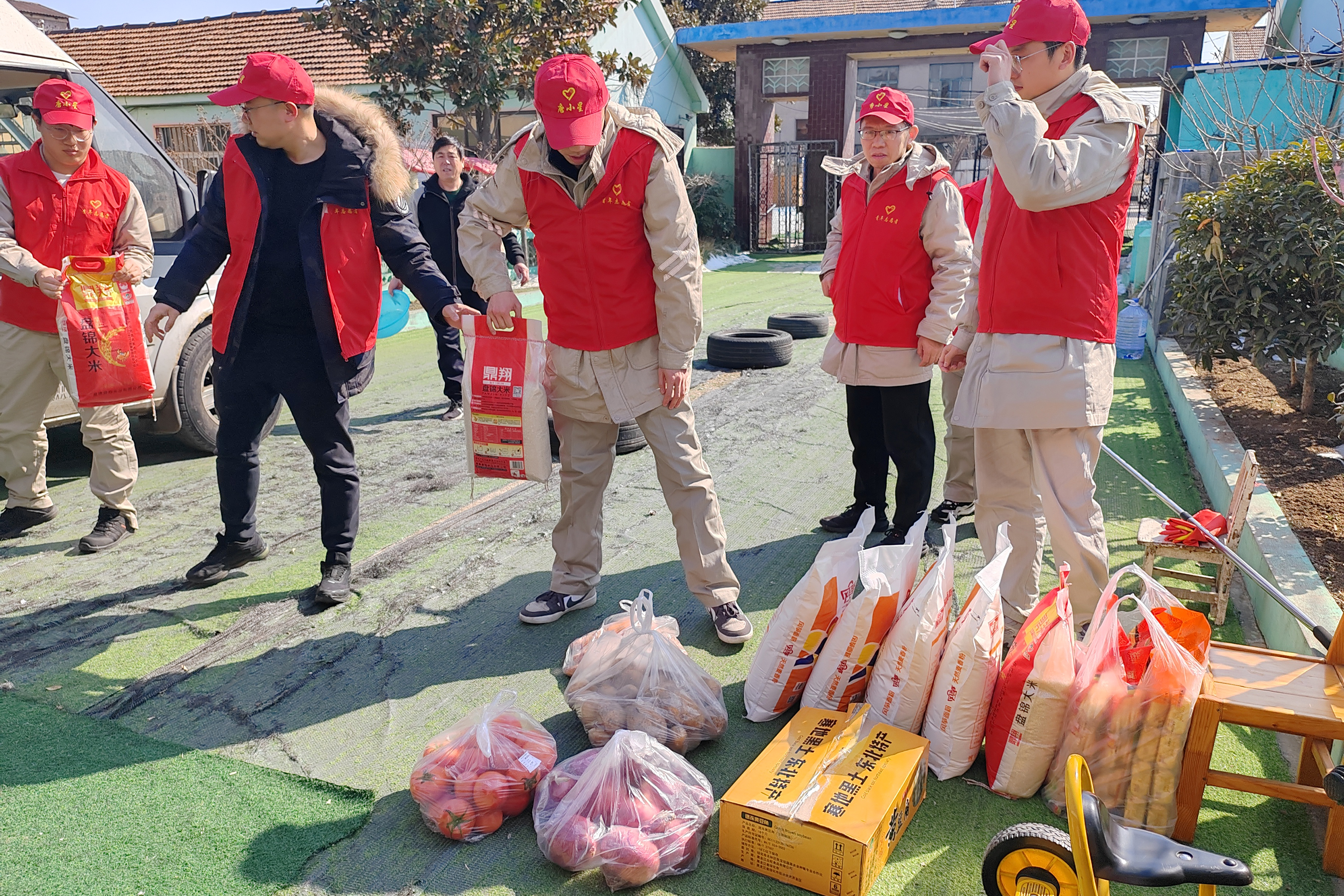 黄岛发电公司  学习雷锋  (1).jpg