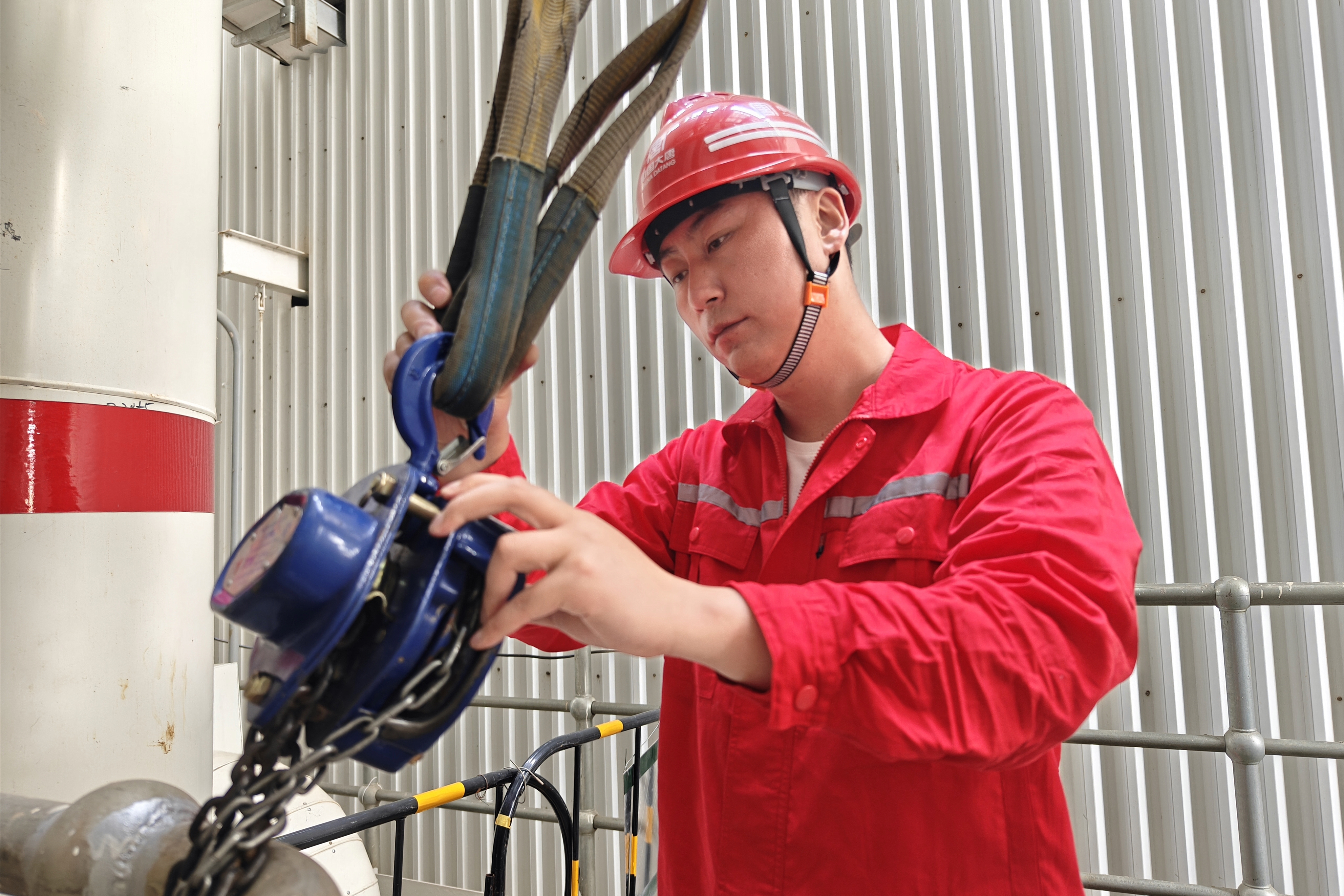 【集团网站-奋斗银河
人】赵振虎：安全守护有“镇虎” （佛山热电公司）.jpg