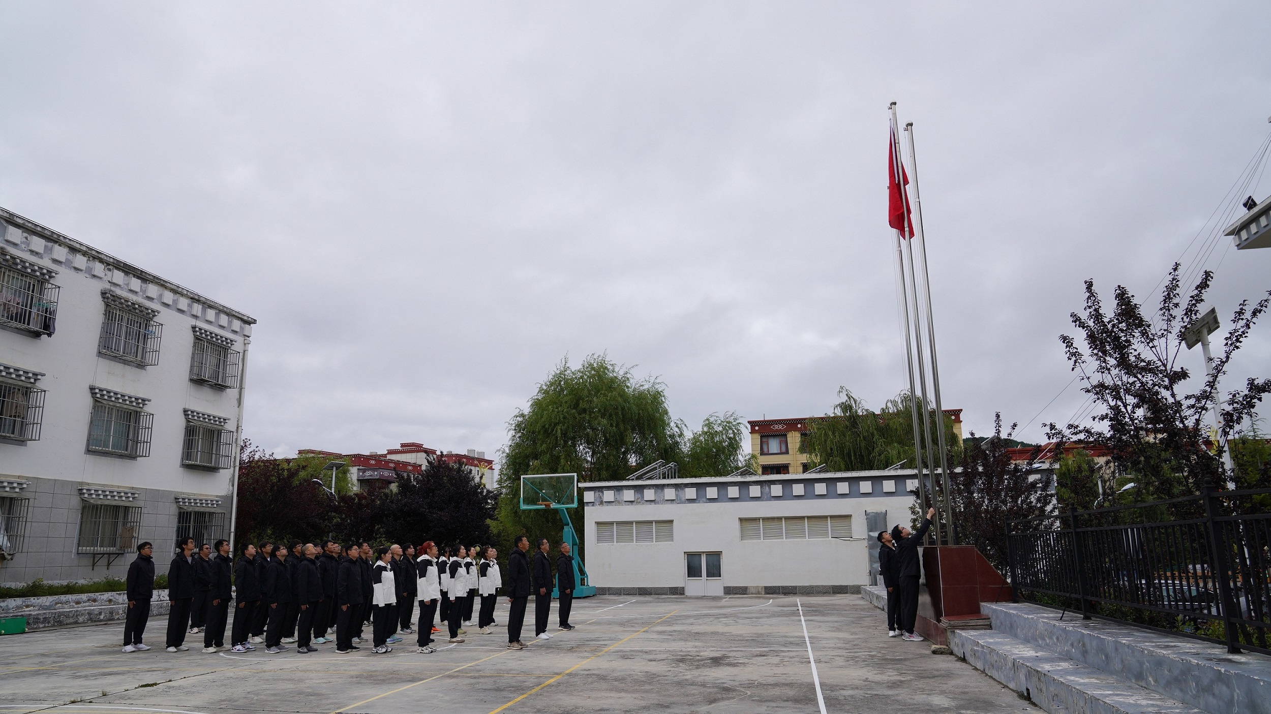 【升旗】银河
迪庆香格里拉电力开发有限公司.jpg